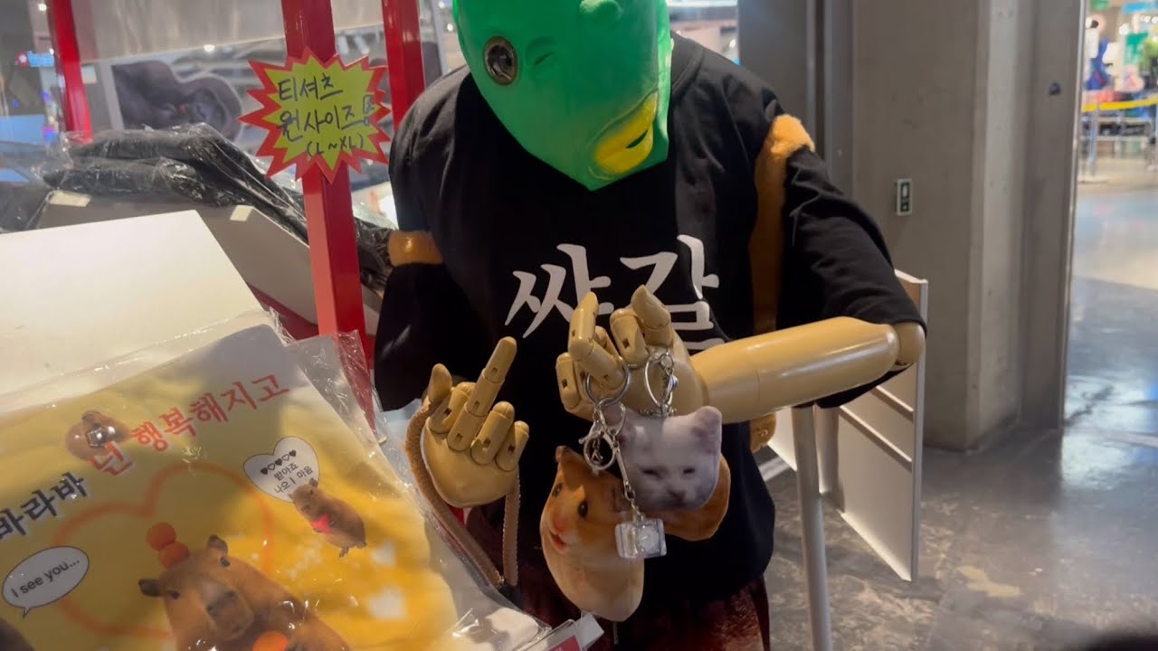 일반인 친구 데리고 용산 아이파크몰 오타쿠투어하기