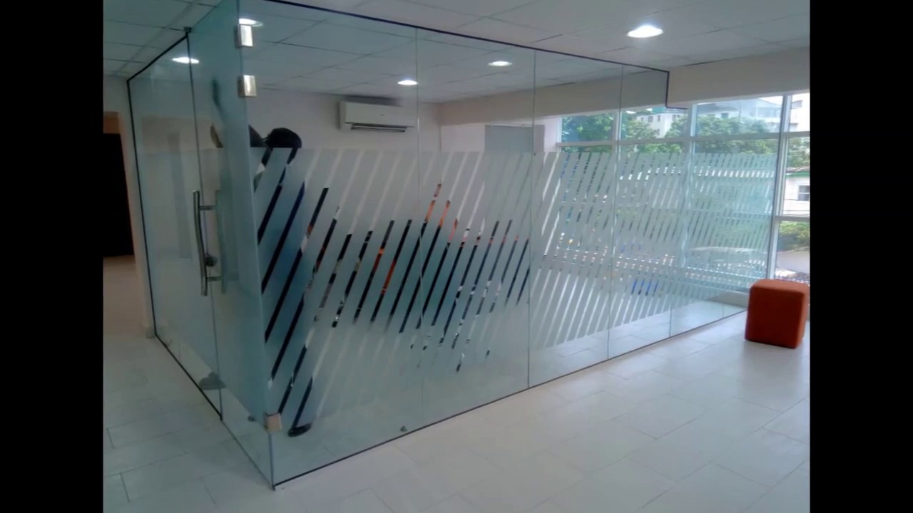 Infobip frameless glass partition