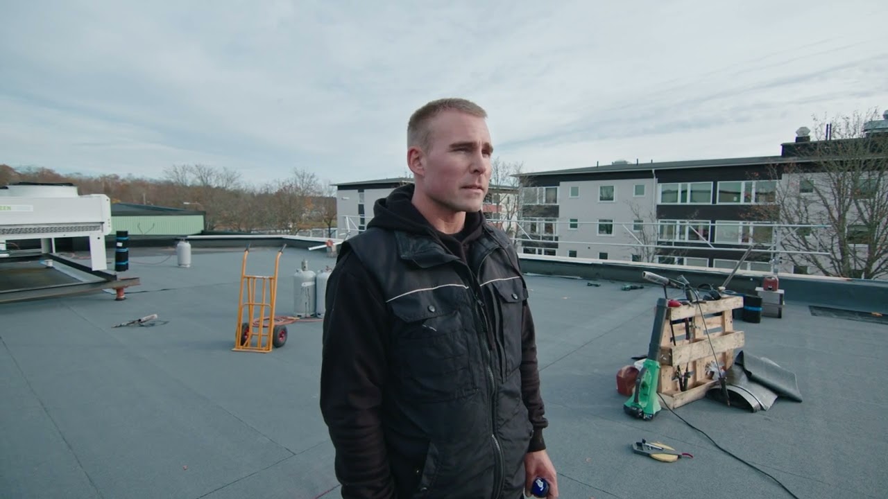 TAK- OCH TÄTSKIKTSMONTÖR