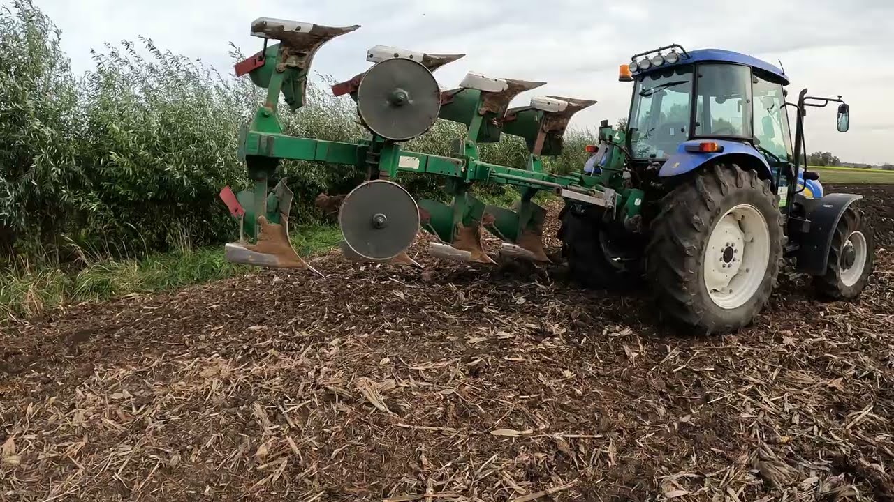 Wykonujemy ekoschematy. Obornik i orka. Ursus C360 4P i New Holland TD5050.