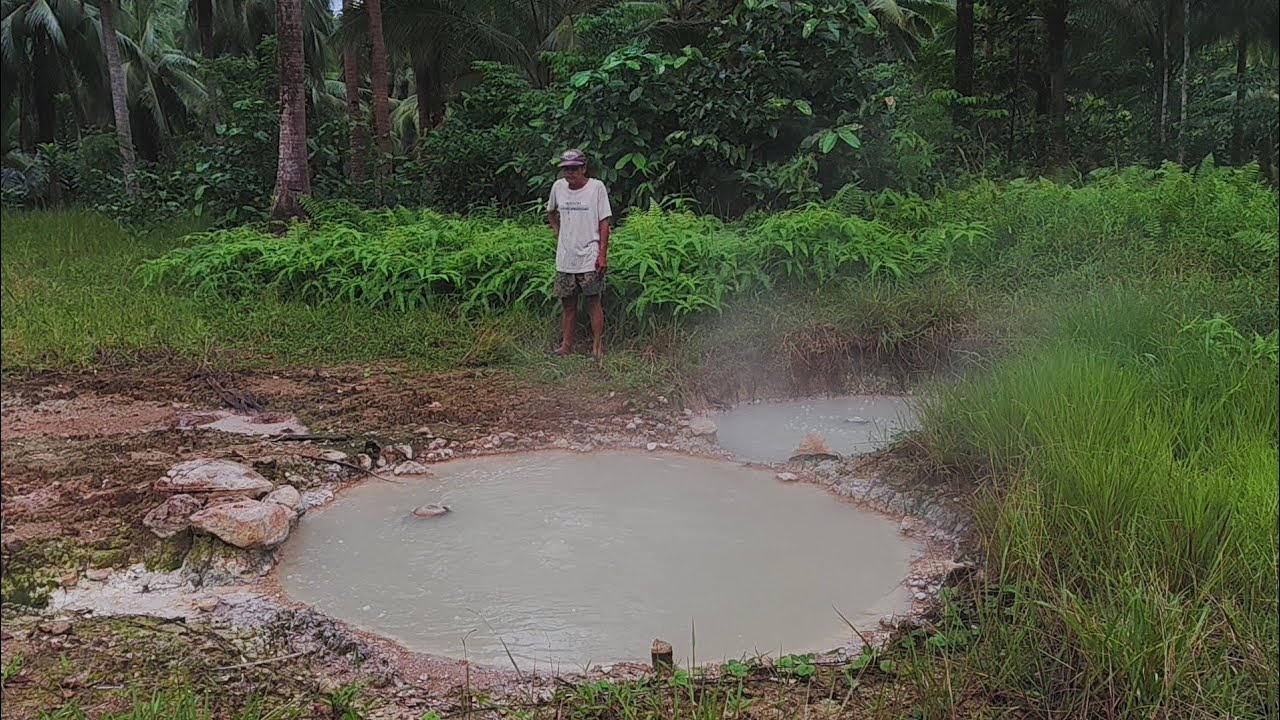 Mga bukal ng asupre, nadiskubre sa Manito, Albay.  Ilog, nagkulay gatas at abo.
