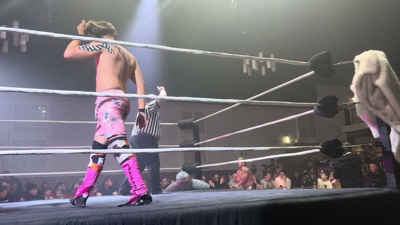 Sandy Beach vs Ian Skinner . GPW Grand Pro Wrestling