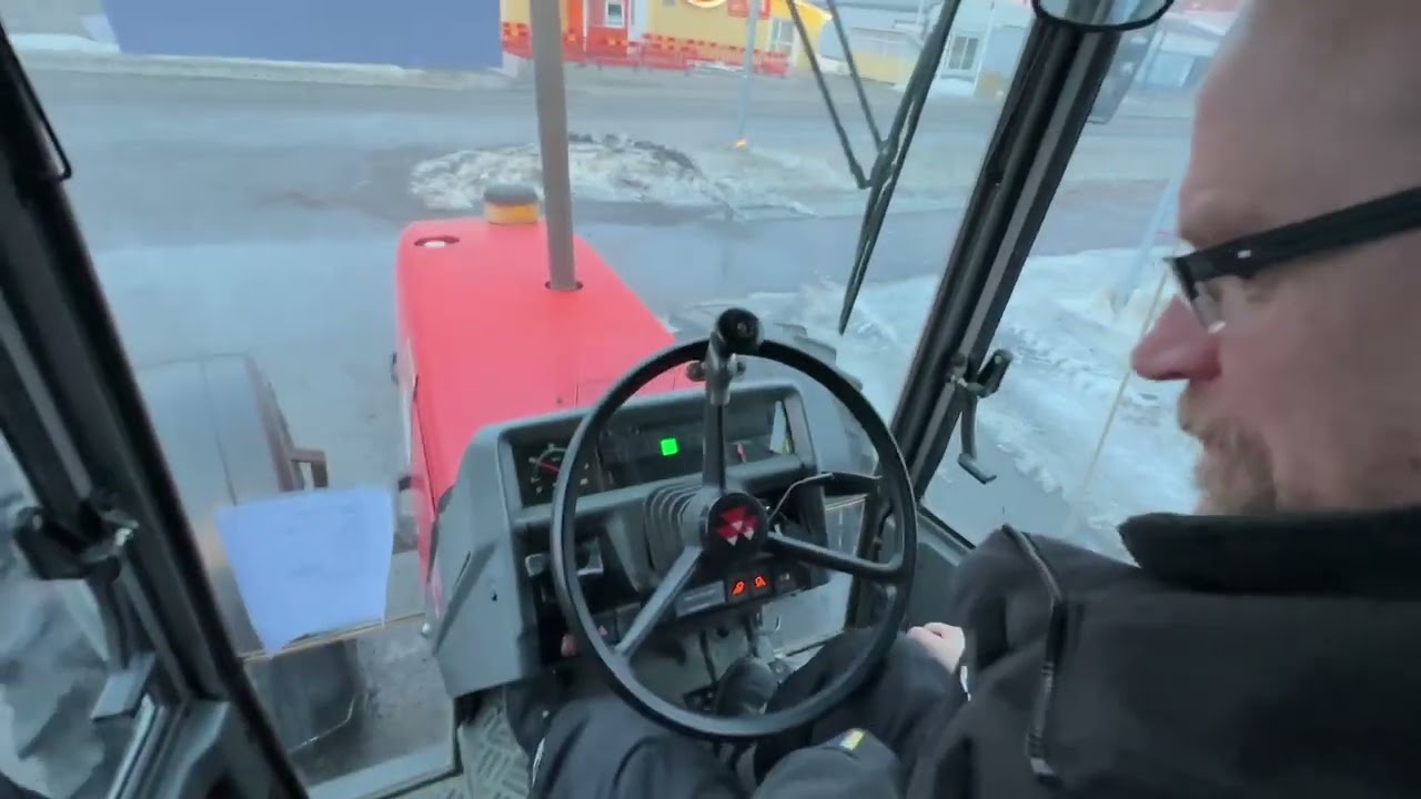Ryskypäivät 2024 -huutokauppakohteen esittely | Massey Ferguson 3080 4-WD Autotronic-traktori