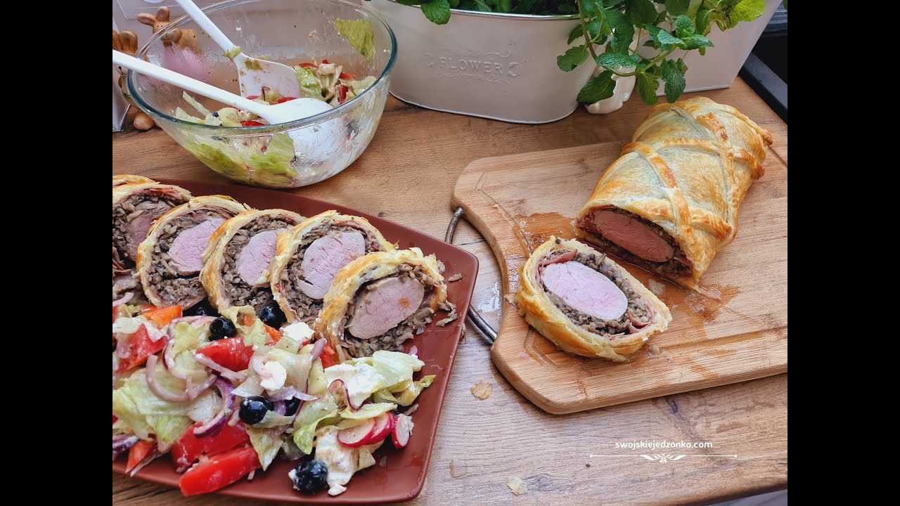 Polędwiczki wieprzowe z pieczarkami w cieście francuskim -  idealne na specjalną okazję ,na święta