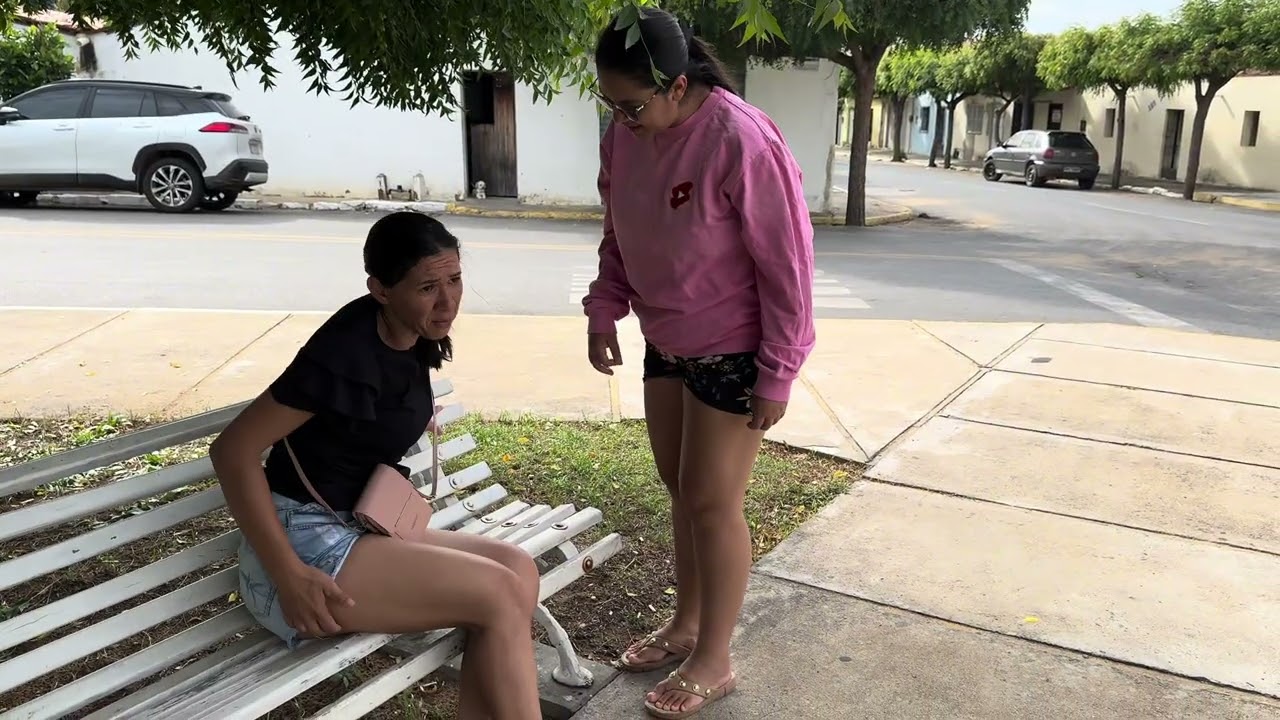 Claudinha se sentiu muito mal e Sara deu o diagnóstico dela