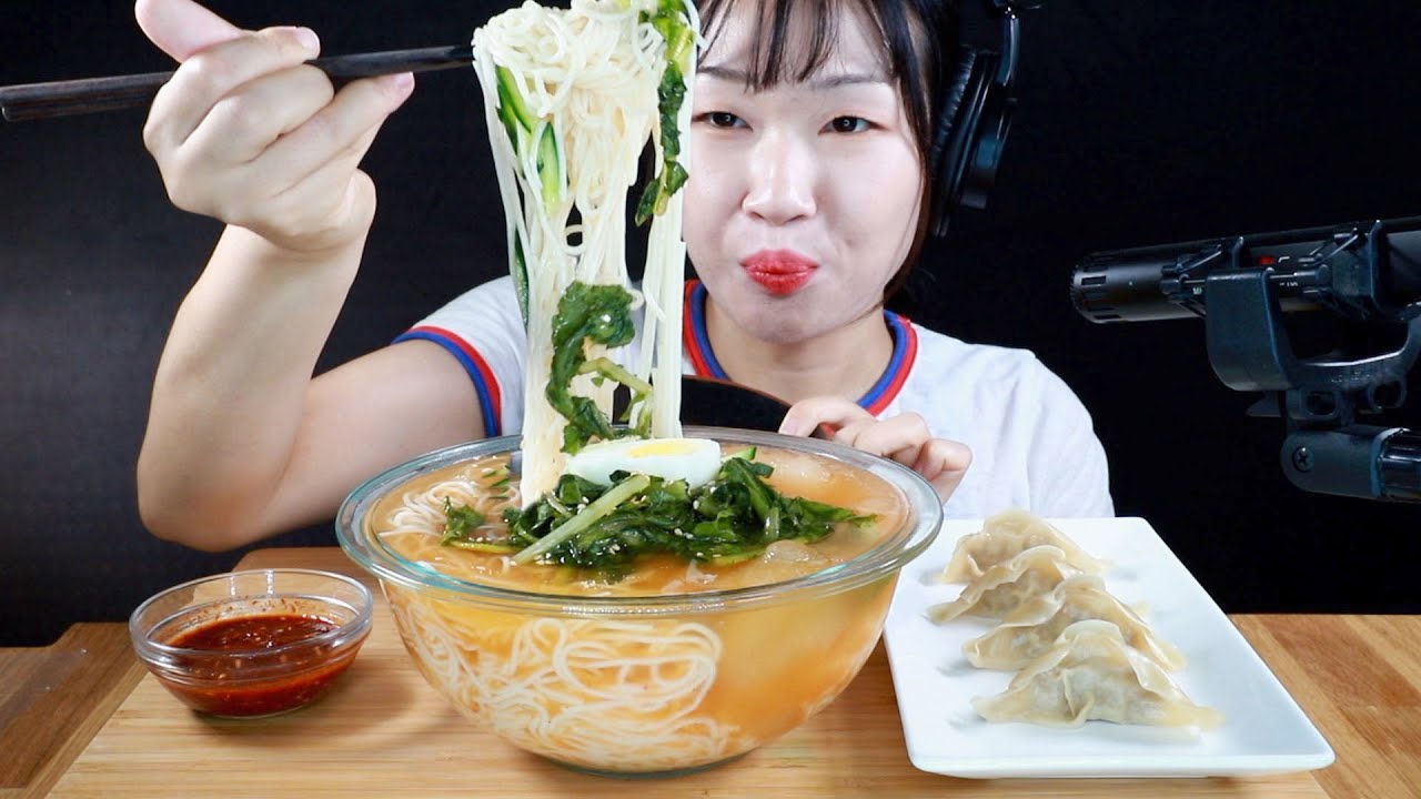 ASMR Yeolmu Kimchi Cold Noodles and Dumplings Eating Sounds | MINEE EATS