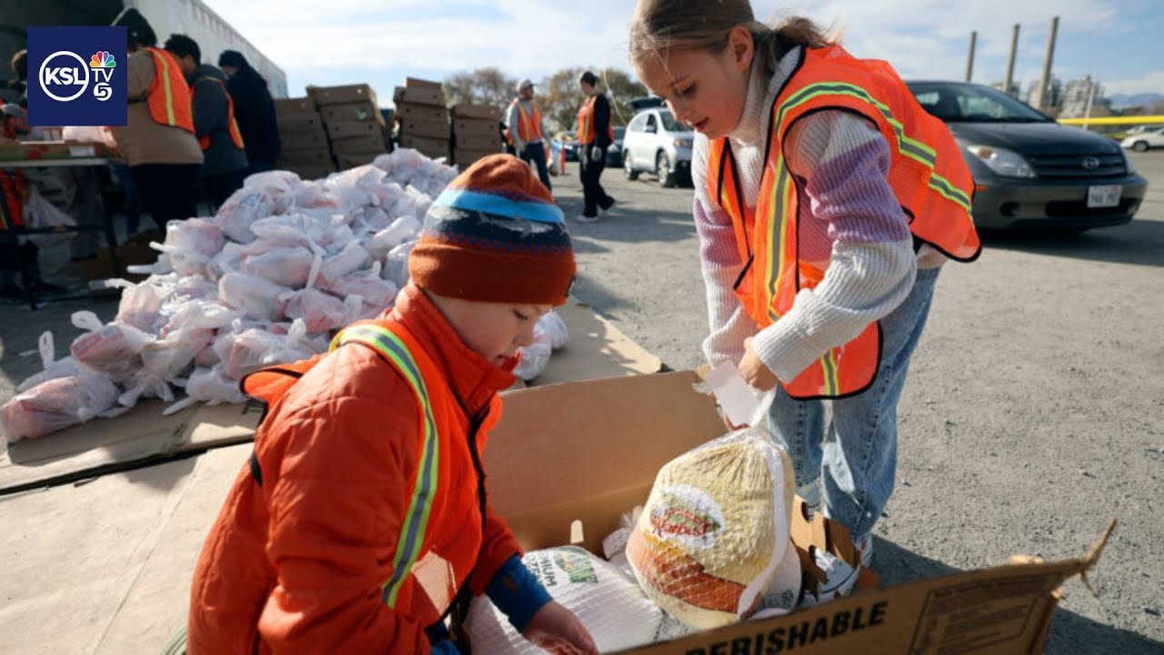 Crossroads Urban Center giving away Christmas meal baskets for free
