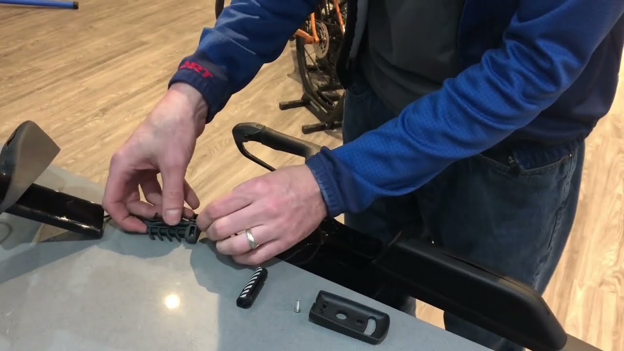 P5 Disc Assembly - Attaching the bars