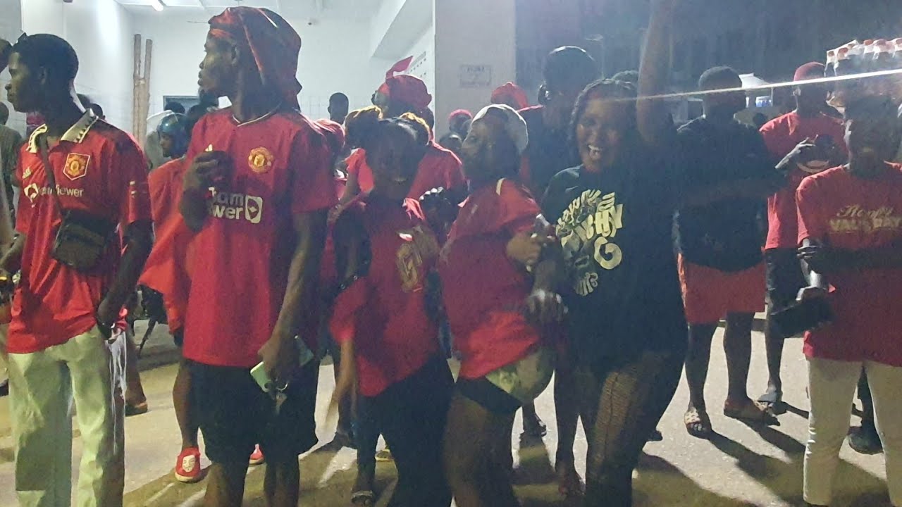 Seroius soloku @Agona Swedru festival Red and Black float with beautiful ladies