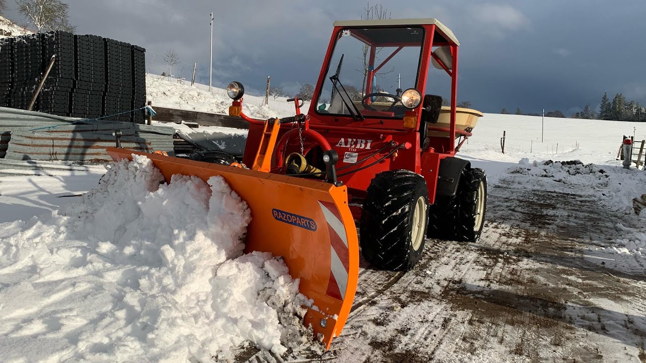 Schneeräumen mit Aebi TT33 | Spezial Schneepflug