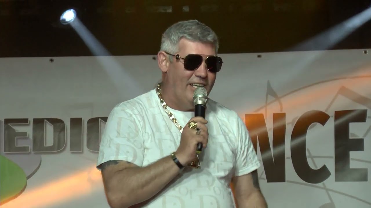 Hidvégi Band - Vár az éj / Sztárlimonádé Valentin nap 2023 aranylemez átadó