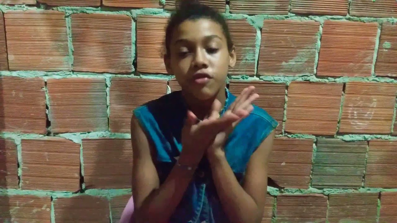 comendo coisas ruins 😕