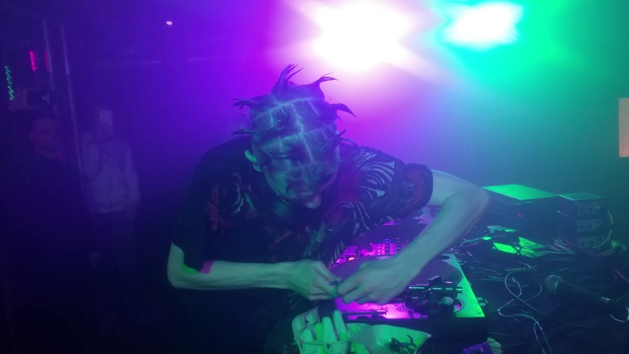 Mark EG'S vinyl set @ Premonition March 2017