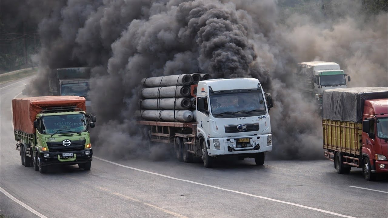 Ngerih‼️Trailer Faw Zik-zak || Truck Mundur Kencang Di Bukit Kodok