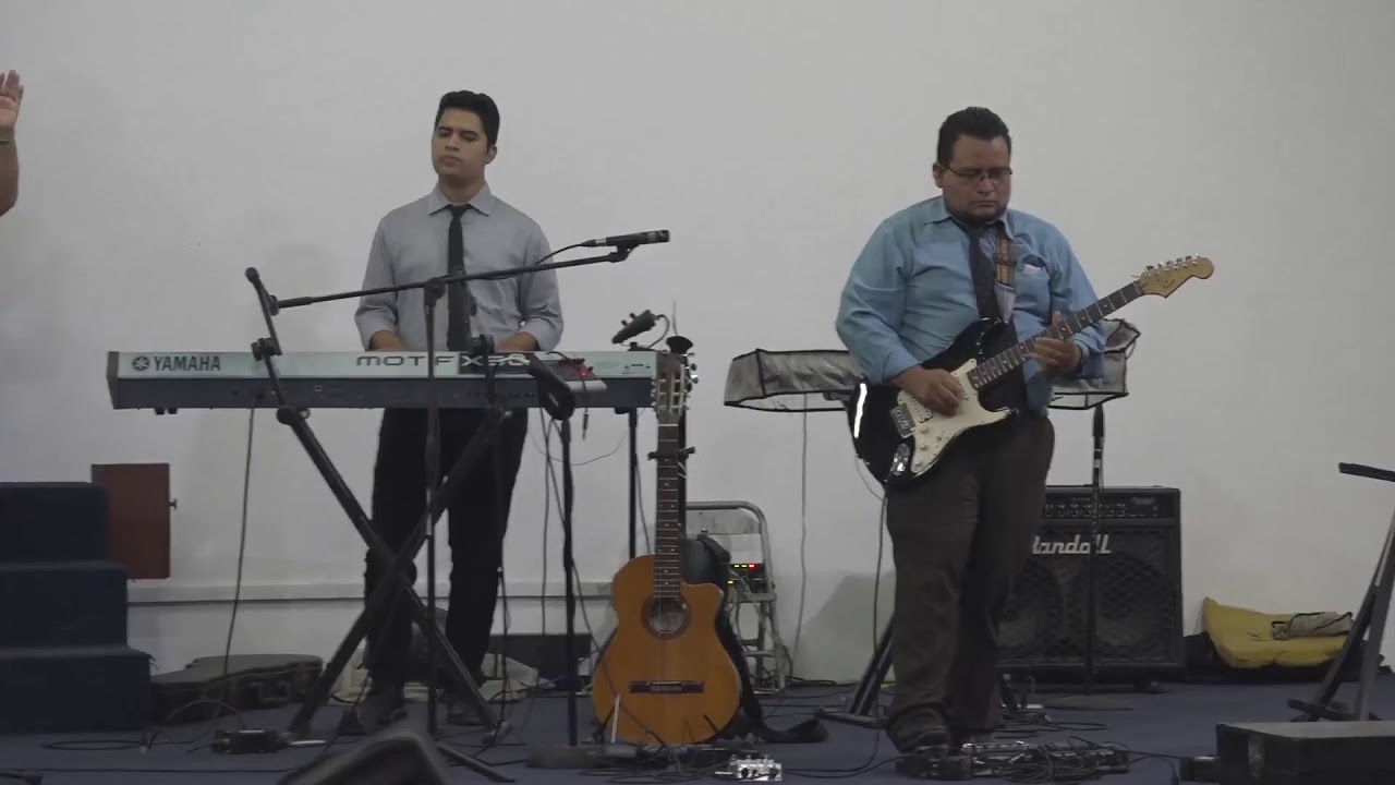 Alabanza en vivo desde Misión Cristiana Elim en San Salvador