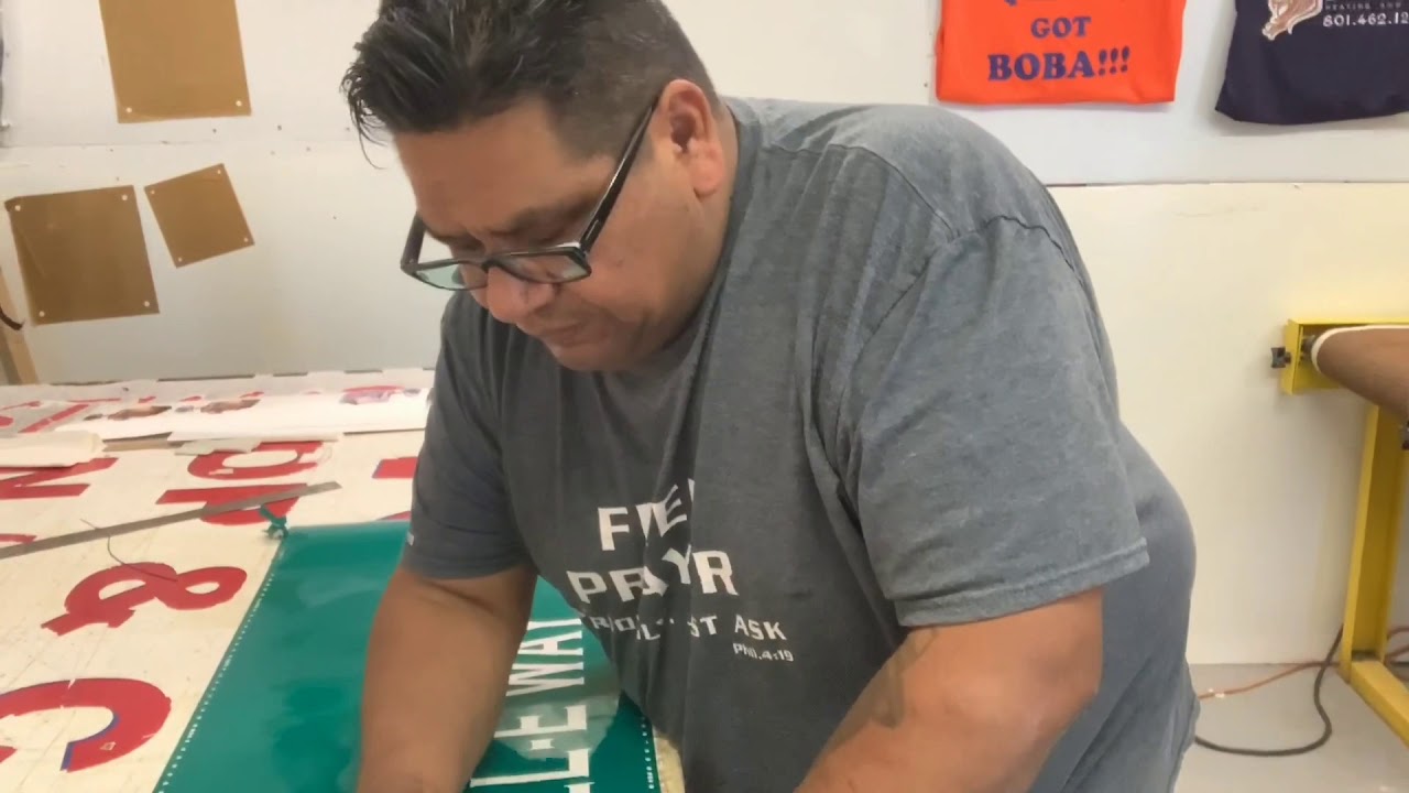 How I make vinyl signs from start to finish!