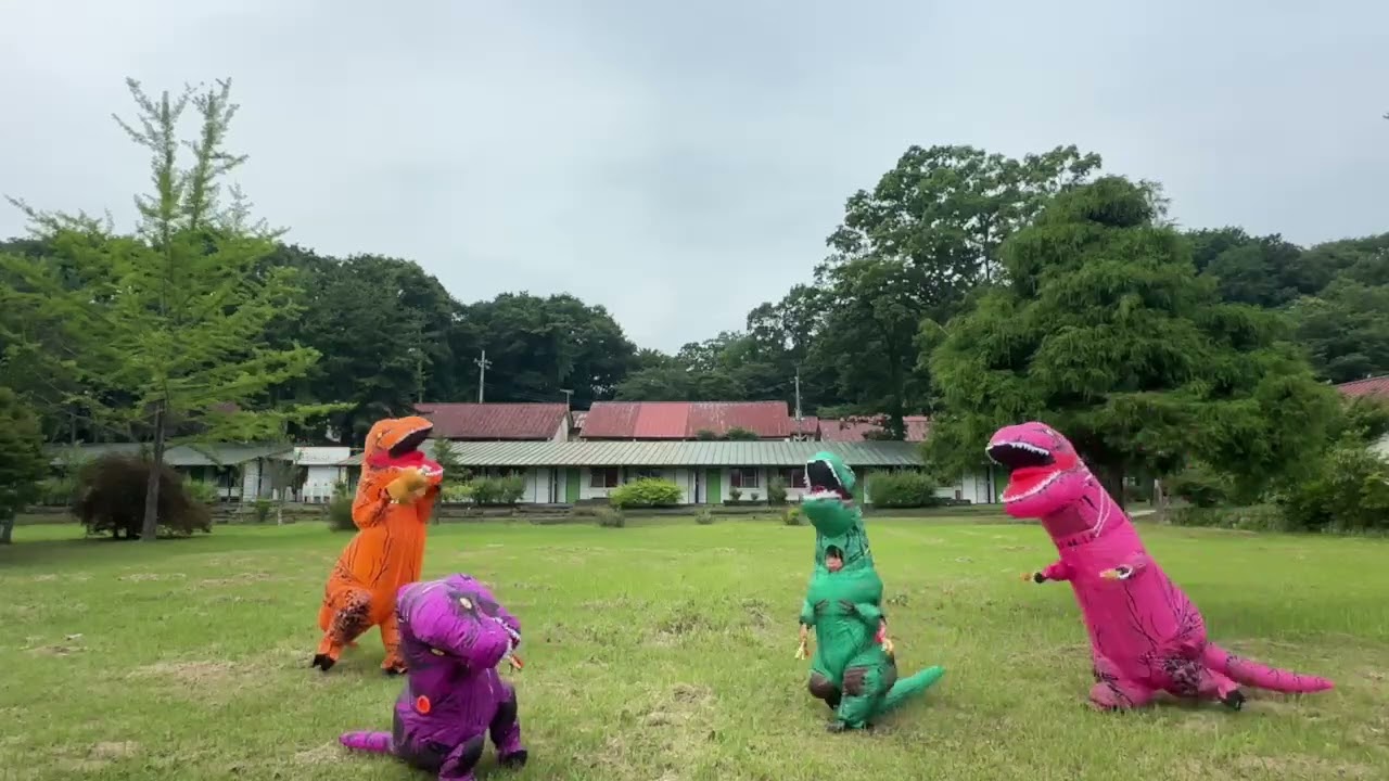 かんノサウルスファミリー那須で踊る