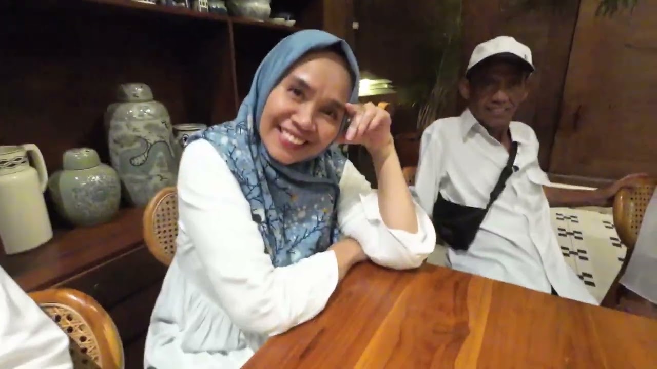 BUKBER KELUARGA BESAR LASEDJO DI RUMAH POHON