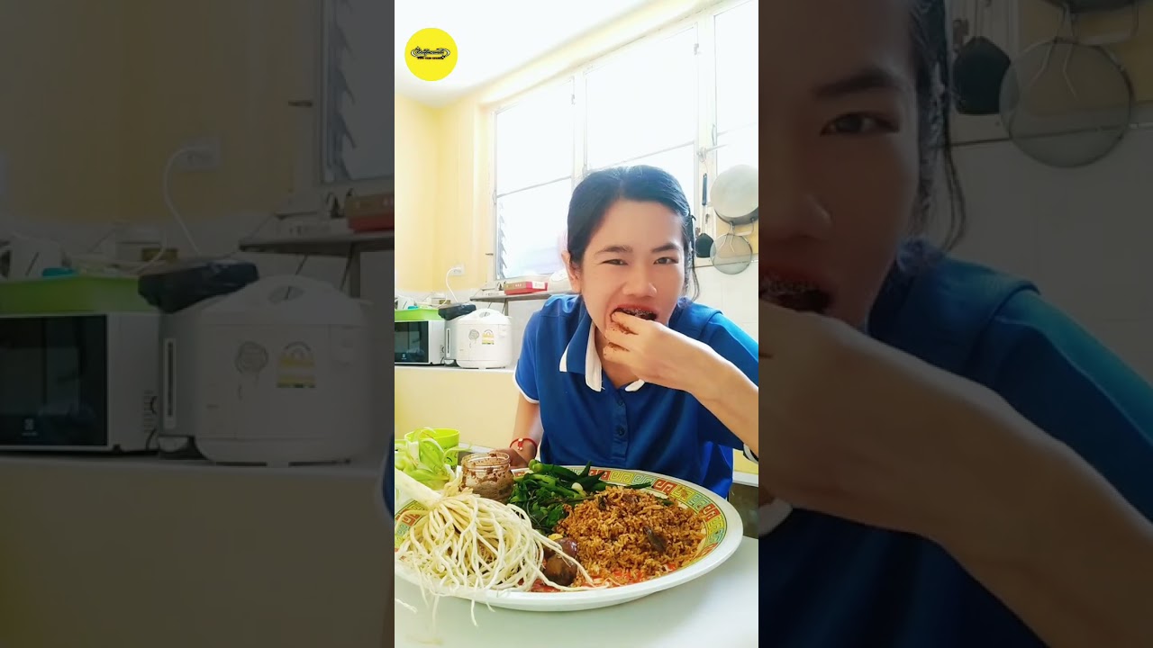 ငါးပိထောင်းနဲ့ အတို့အမြုတ်စားပြတဲ့ မအို့လ်မ