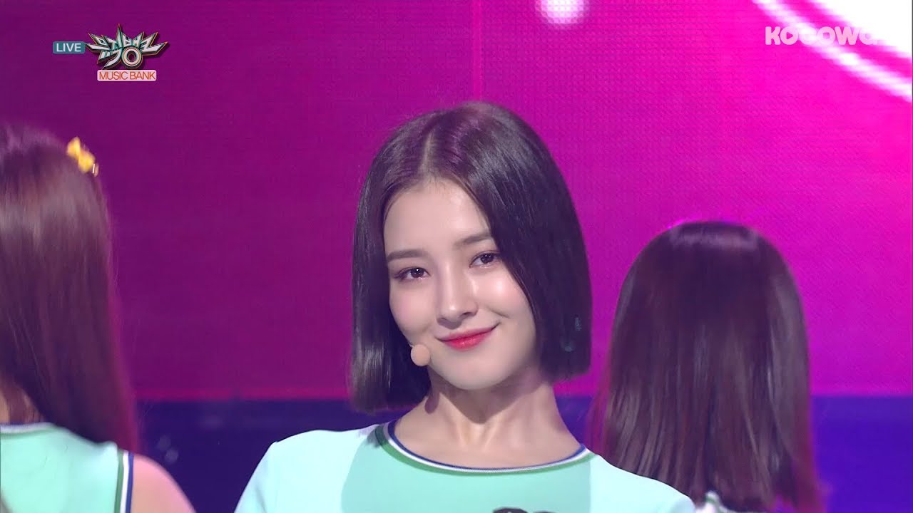 MOMOLAND - BAAM [Music Bank Ep 938]
