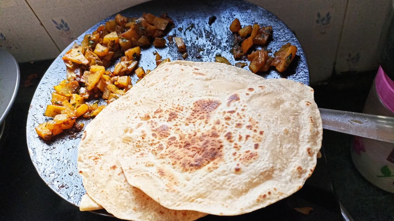 Chav Nashikchi - तव्यावर बनवली कांदा बटाट्याची चमचमीत चटणी #2026 #tranding veideo new#viral video