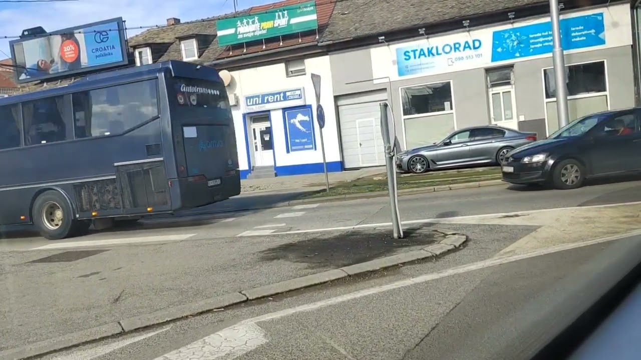 Osiječki tramvaj 2501 linije 2 ide za Trg Ante Stačevića 23.2.2026 premad Autobusni Kolodvor 