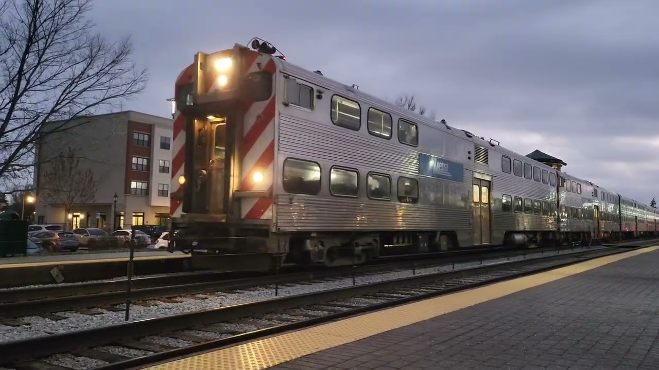 Railfanning Metra RI during rush hour in Tinley Park, IL