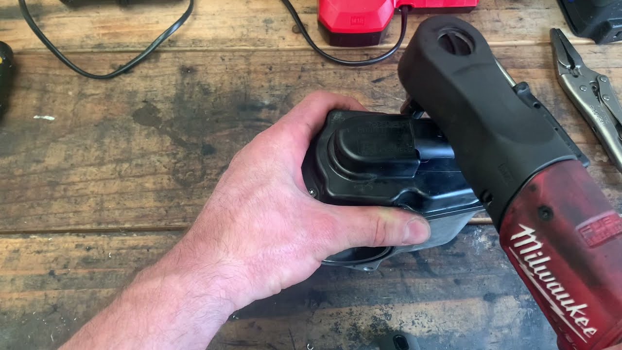 Inside faulty EGR from CAGB engine Vw Audi  (fault code P0403)