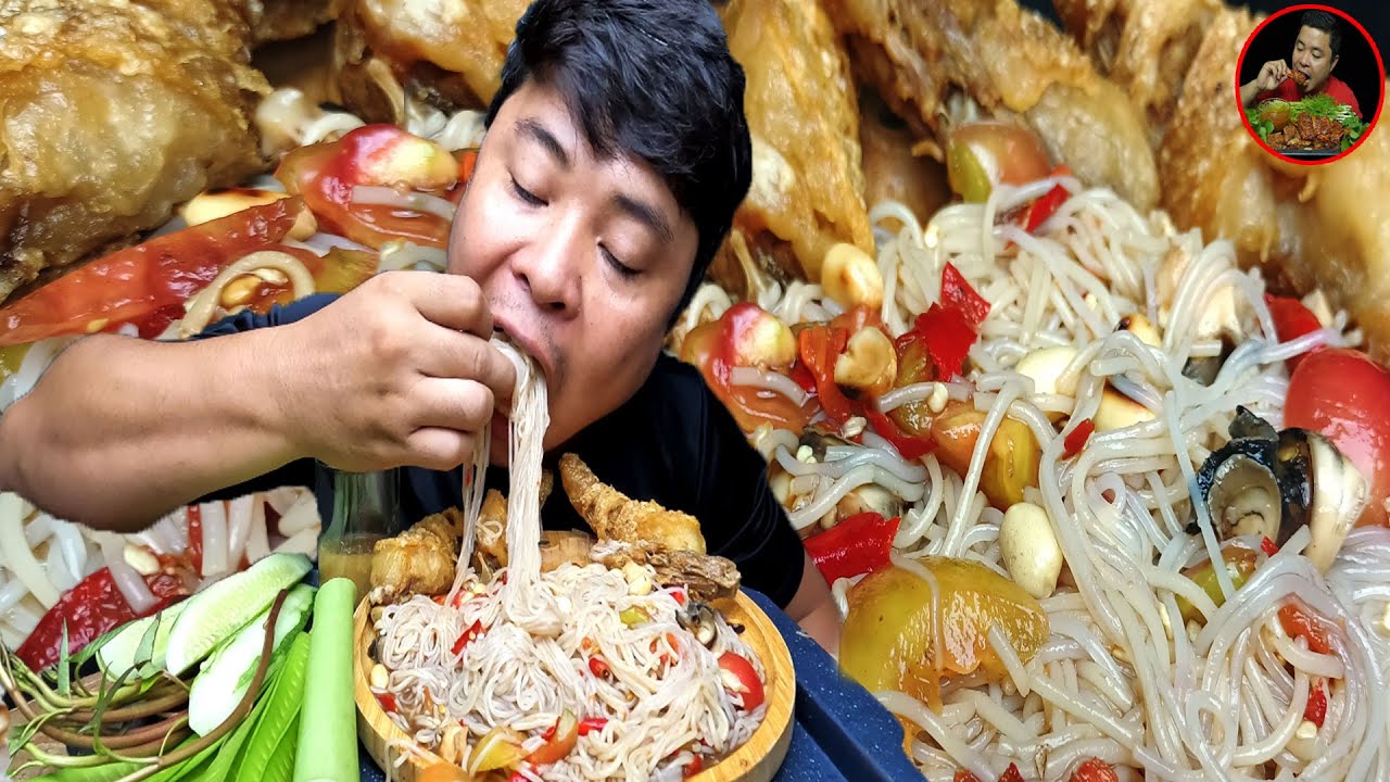 ตำข้าวปุ้นกับทอดหางหมูกรอบๆ