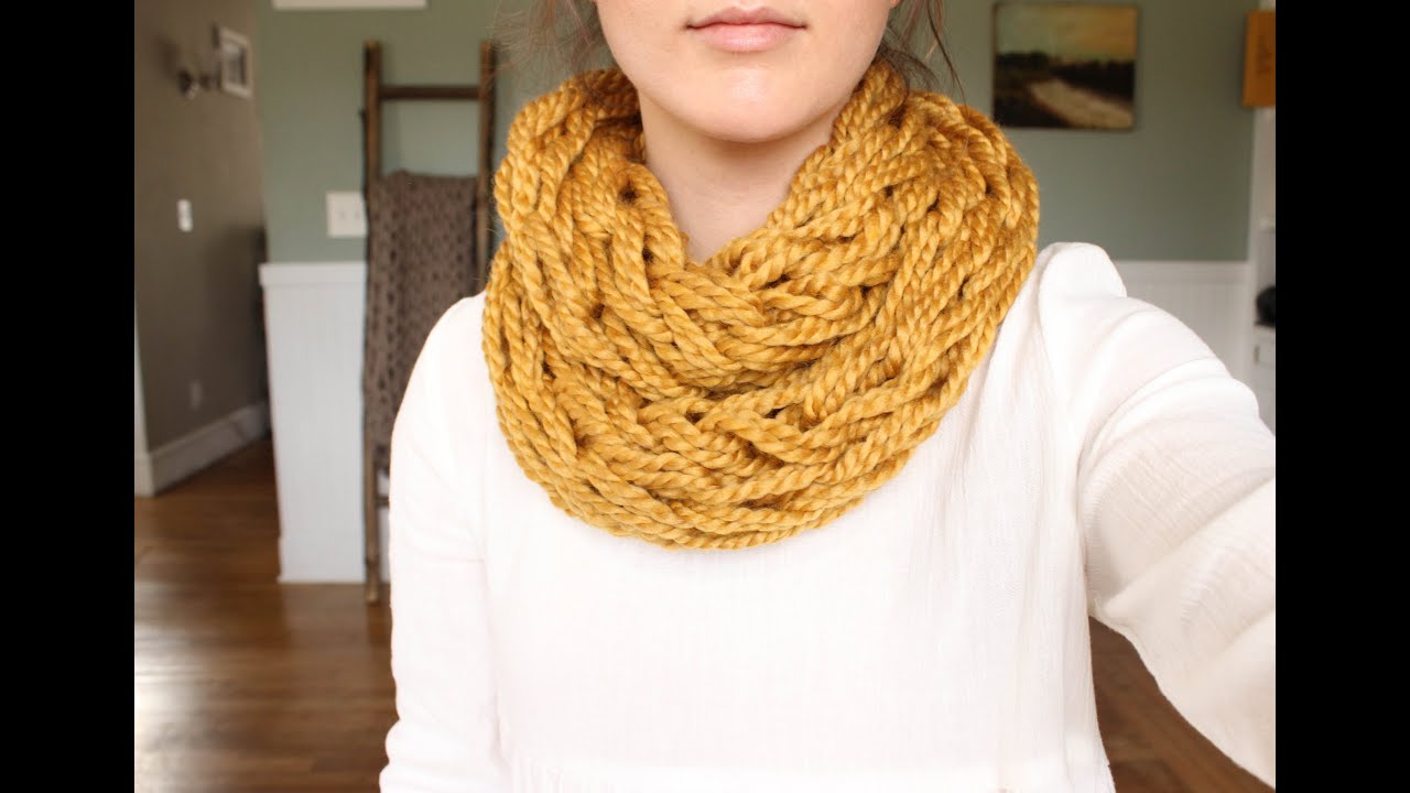 How to Arm Knit a Scarf in 30 Minutes with Simply Maggie