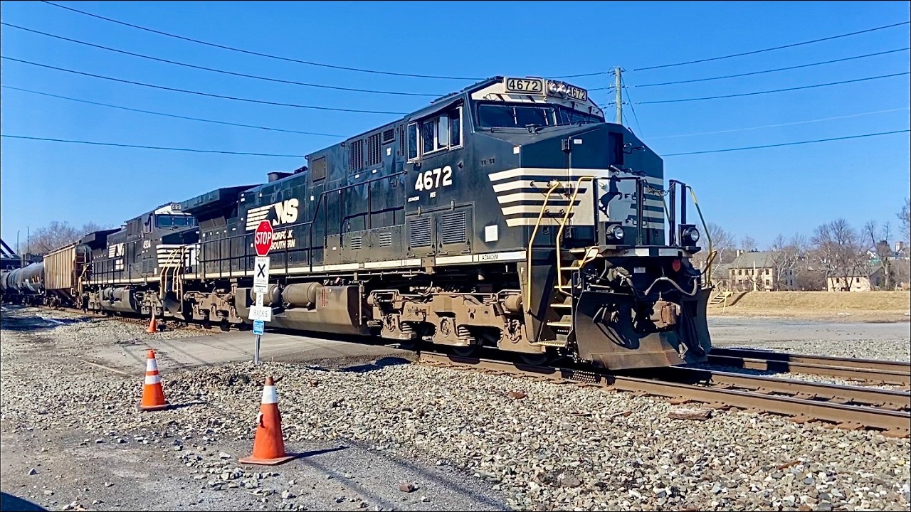 AC44C6M Duo Leads NS 64K & heads for the layoff track