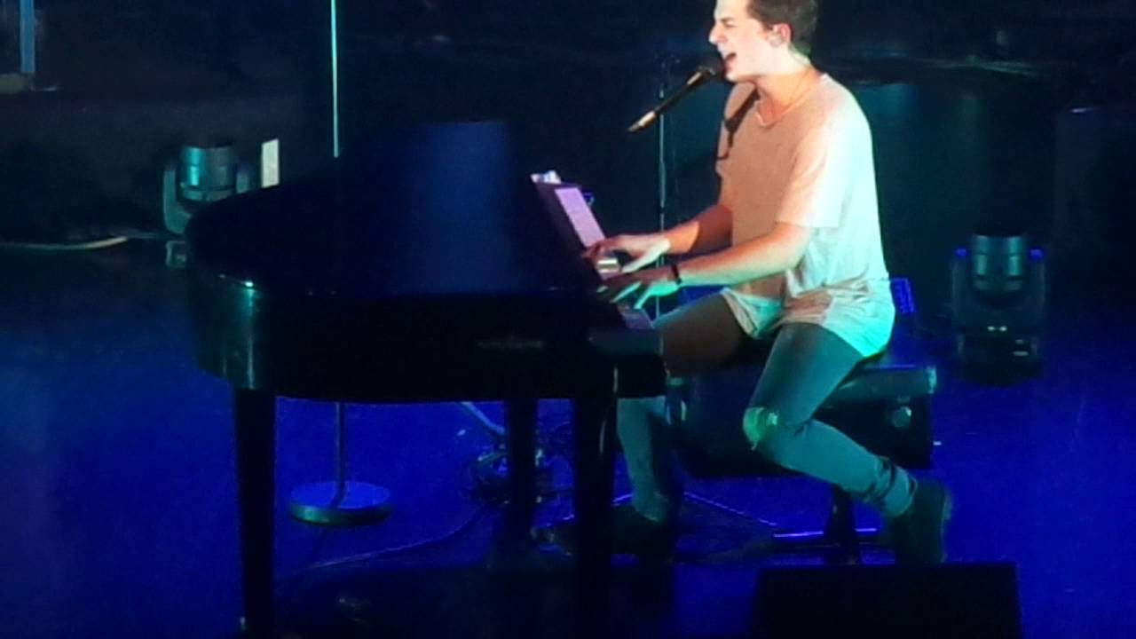 Charlie Puth - We Don't Talk Anymore (live in Paris - 25.05.16)
