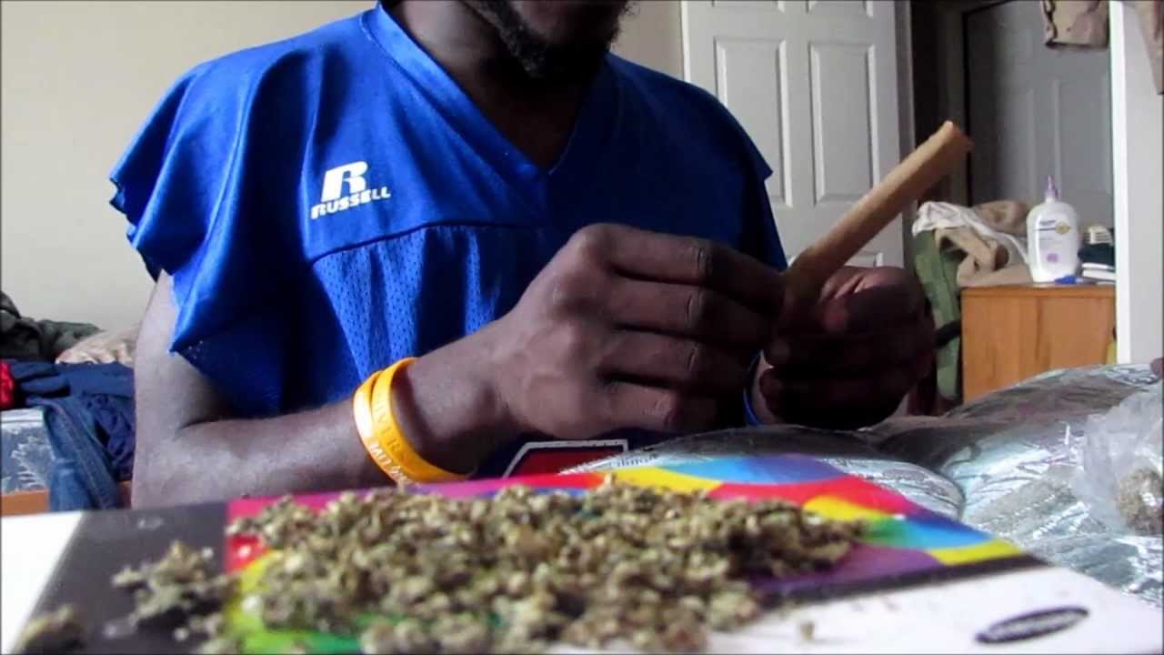 Rolling An Extendo & Smoking It