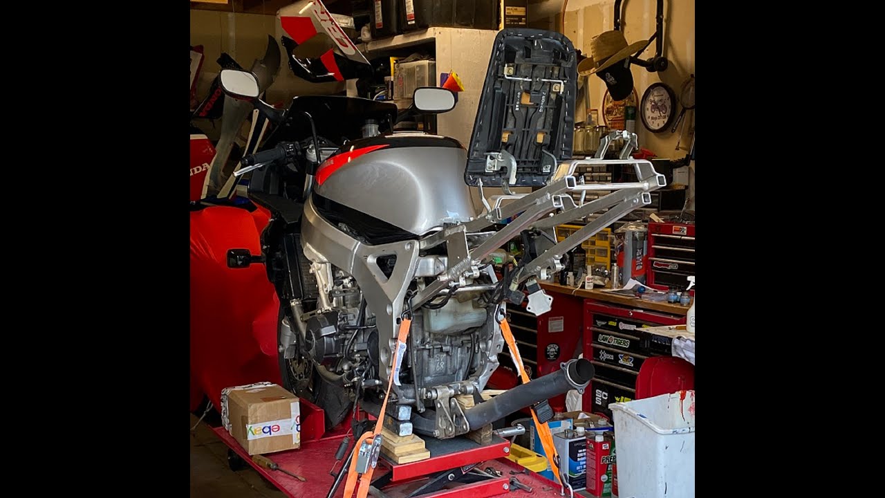93 CBR900RR Restoration prt.4 - Rear End Disassembly, Component Refinishing & Detailing