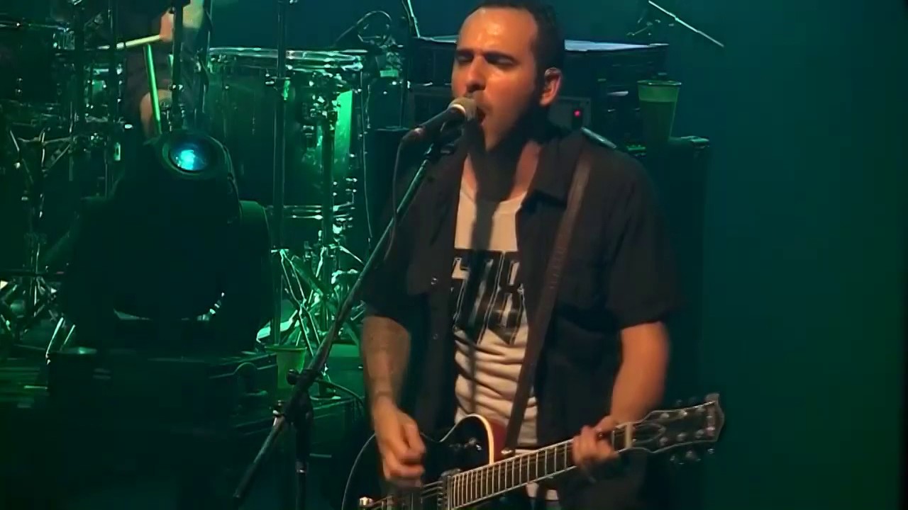 LE PERTENEZCO A TUS OJOS (en vivo) vorterix Eterna Inocencia