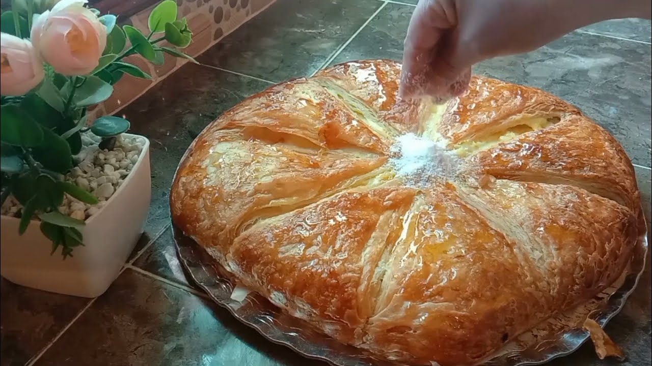 فطيرة بحجم عائلي احسن من الملفاي بدون اختمار قنبلة فالبنة وبقرمشة خطيرة جربيها غادي تولي مدمنة عليها
