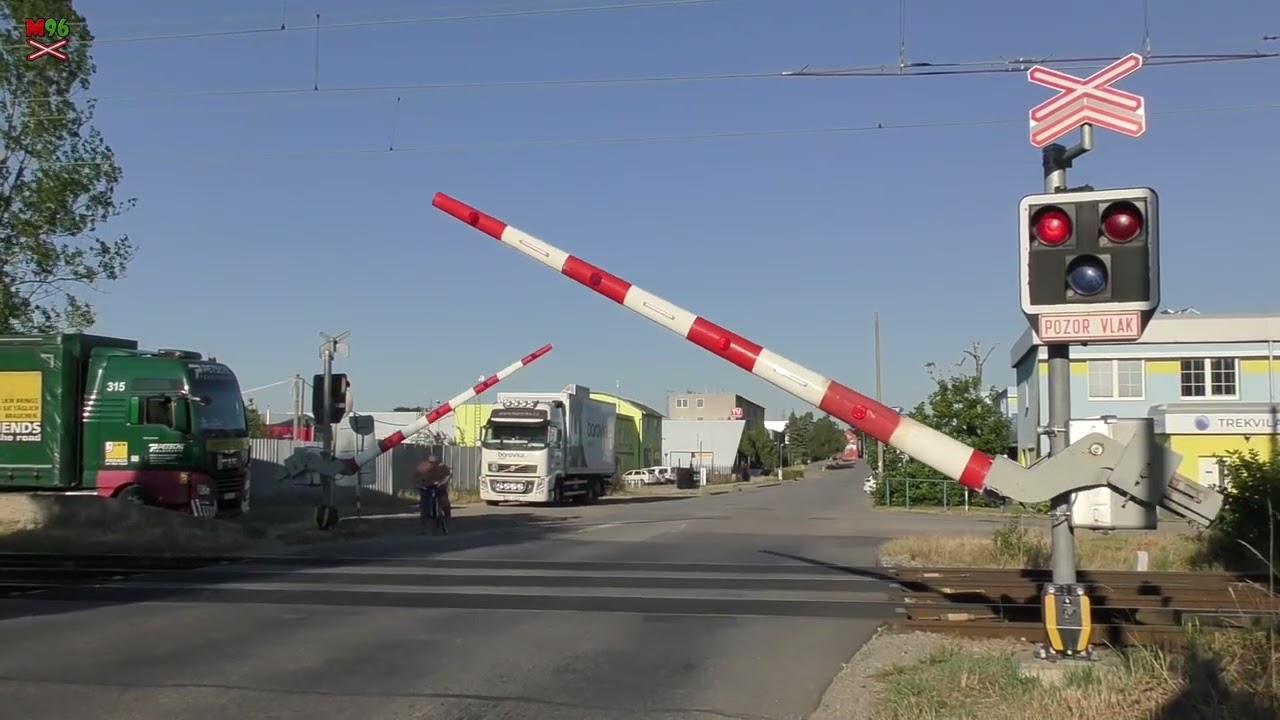 Železniční přejezd České Budějovice-Nemanice #2 [P1129] - 15.7.2023 / Czech railroad crossing