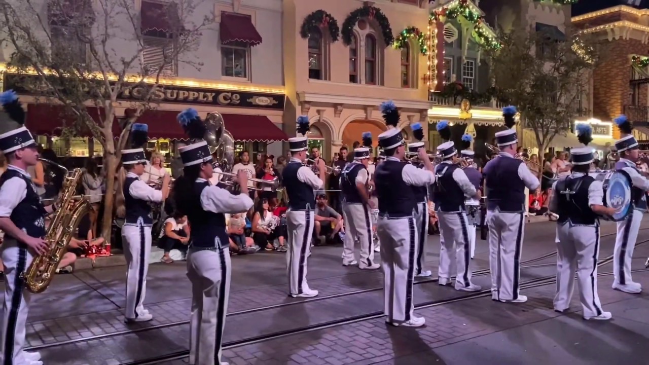 Disneyland Band featuring Christmas Music - Disneyland Resort