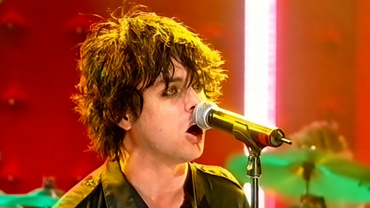 Green Day - American Idiot 'Friday Night with Jonathan Ross' 2005 [4K. 50fps]
