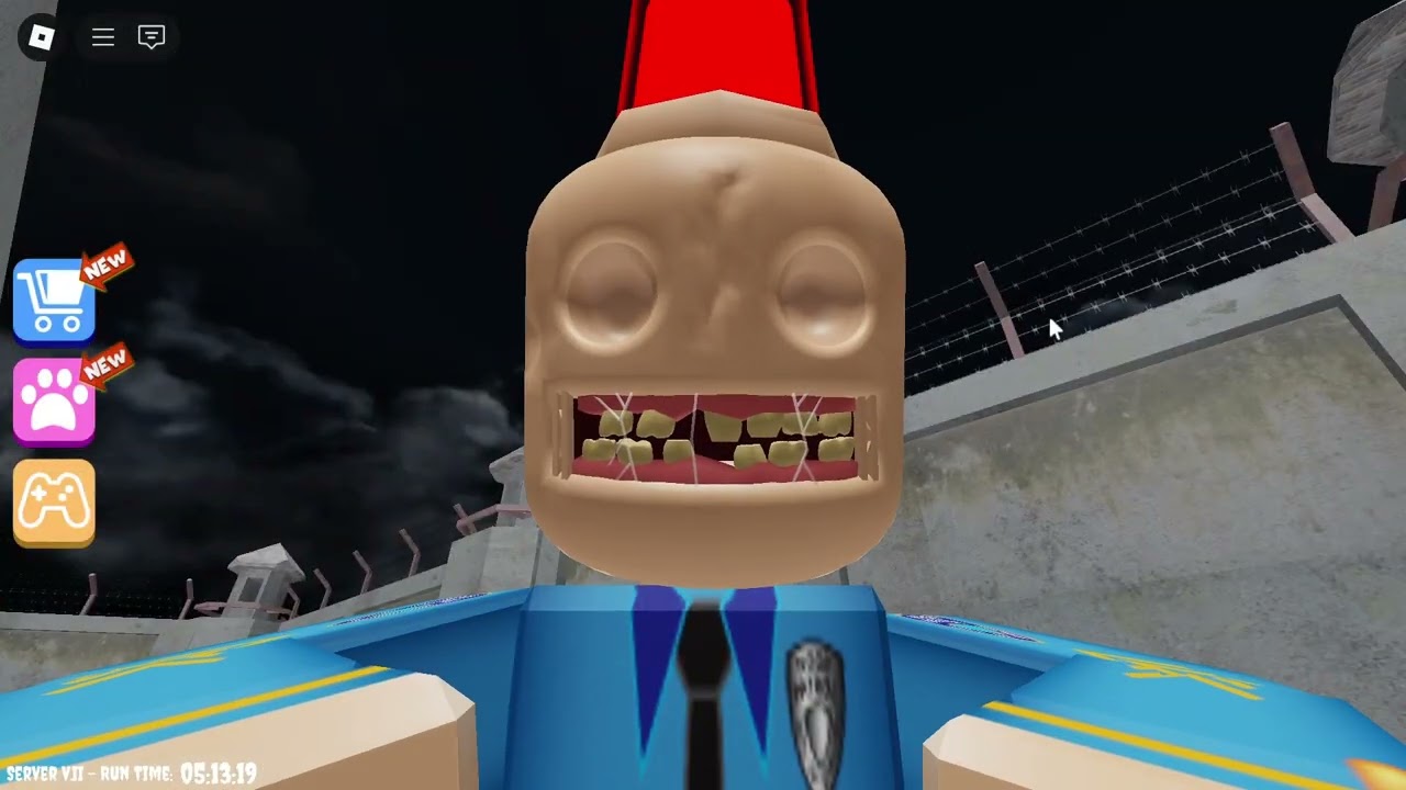 Roblox ESCAPING THIS CRAZY SIREN HEAD COP