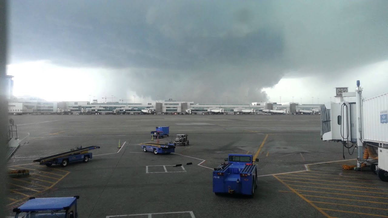2014.05.21 - Tornado at Denver Int airport
