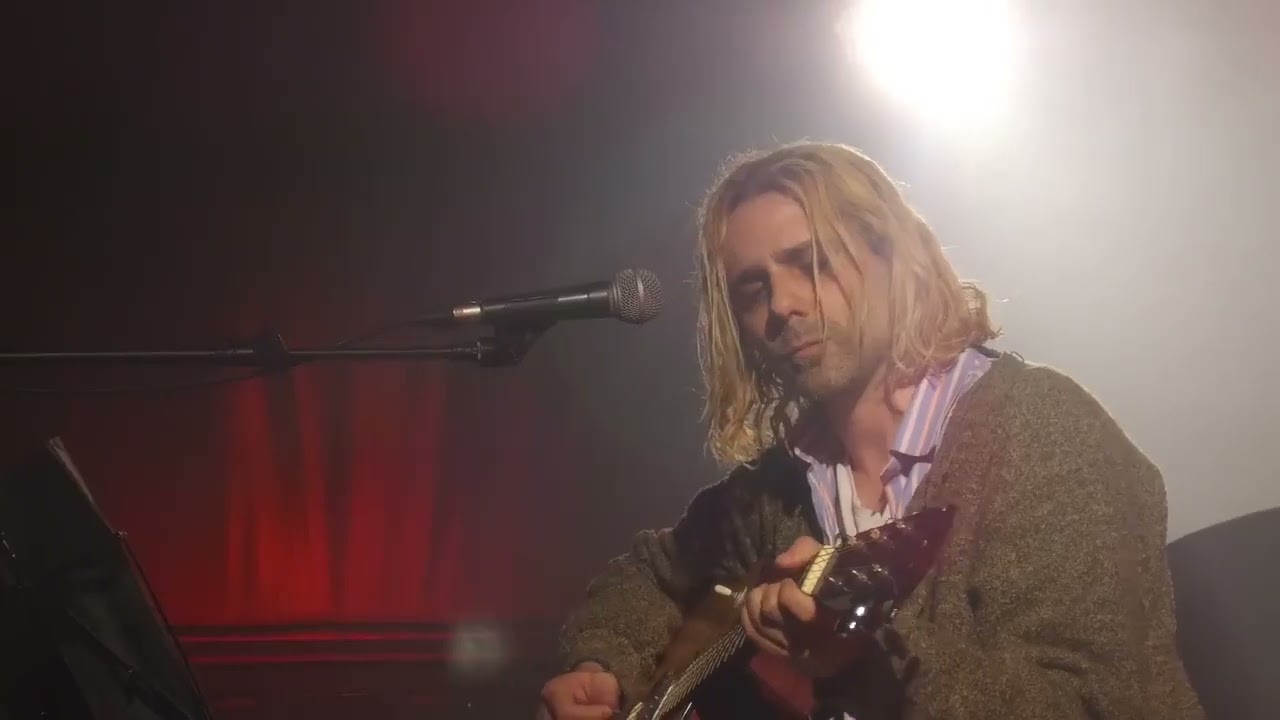 The Buzz Lovers Unplugged Performance