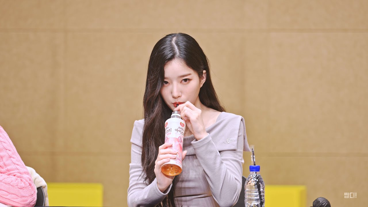 [8K] 221023 트리플에스(tripleS) 김유연 팬사인회 초반 직캠 (윤서연 포토북 대면 팬사인회)(시립목동청소년센터) #트리플에스 #tripleS