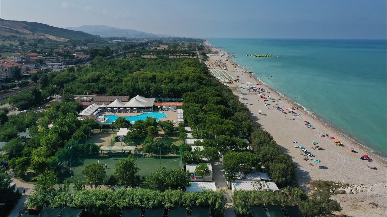 PINETO-BEACH-village&camping