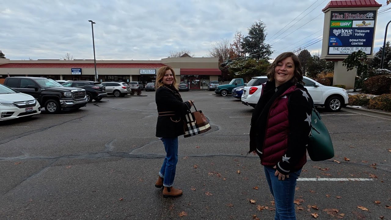 Holiday Antiquing with My Mom & Monica! 🥰🎄❤️ // Garden Answer