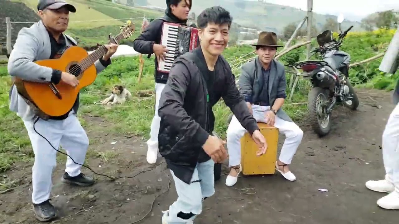 Una de las mejores tradiciónes en una Comunidad con Stiwart Bands!😱😓
