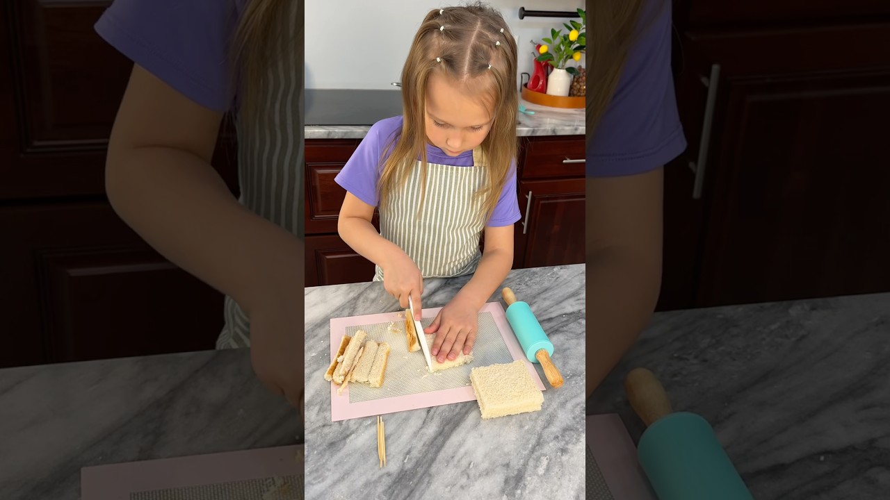 Grilled Cheese Roll Ups. So EASY to make but oh so Delicious!!! #tinychef #forkids  #grilledcheese