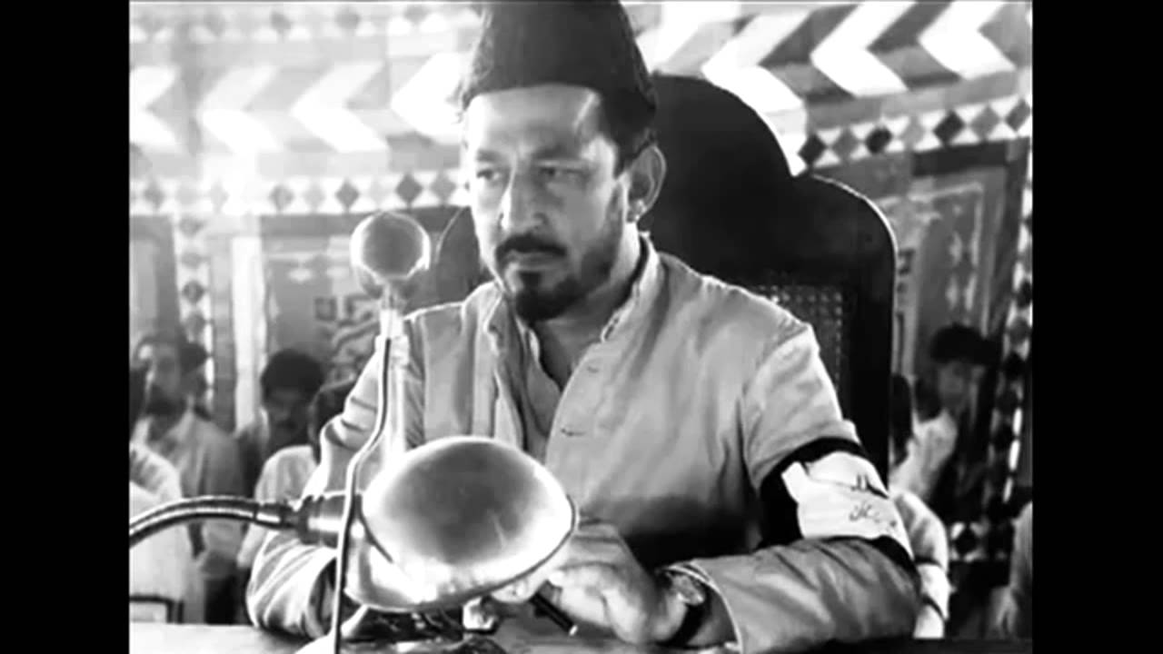 Hadhrat Mirza Tahir Ahmad(rh) reciting darood.