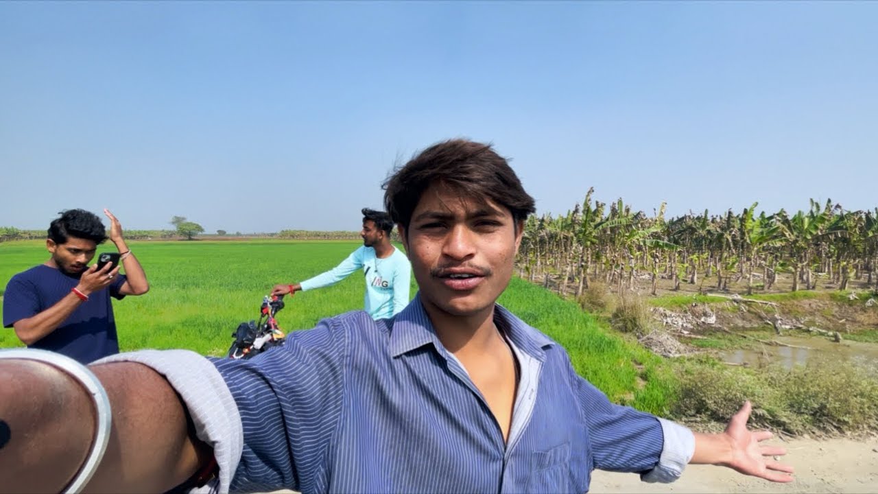 বিজয় নিয়ে আসলো আমাদের ফটো সুট করার জন্যে ।😀