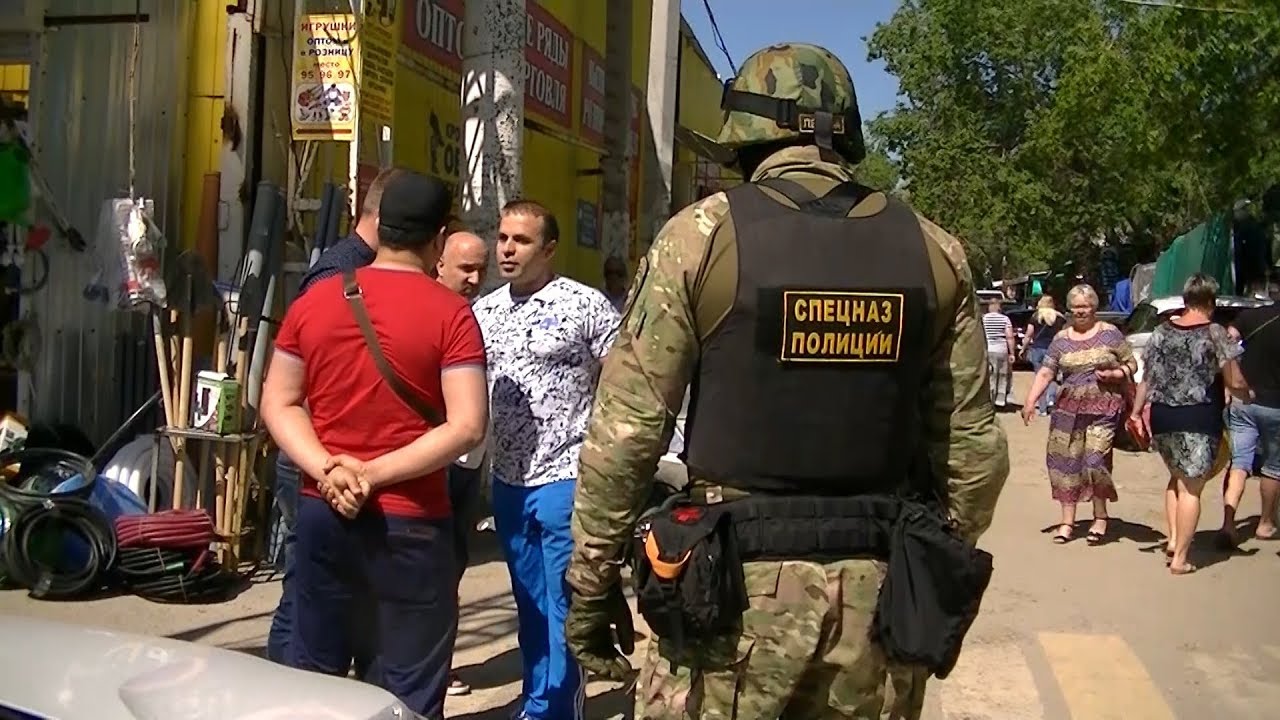 На рынке в Волгограде торговали 15 мигрантов-нарушителей